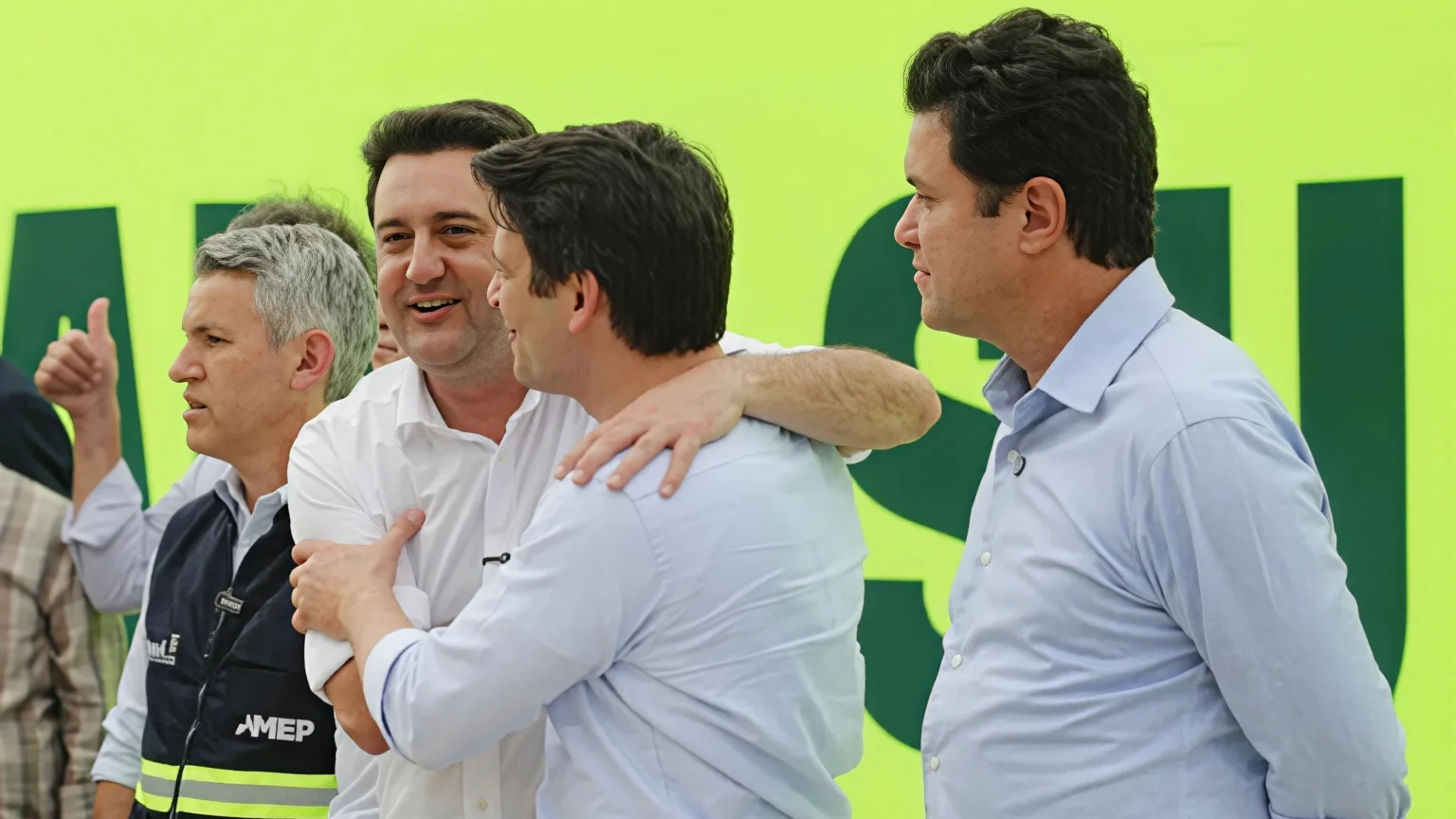 Como a Escolha Tardia e a Força do PL Impactaram a Sucessão de Ratinho Júnior no Paraná