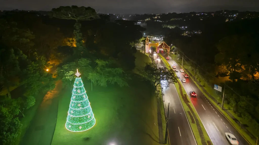 Natal de Curitiba 2026 com mais de 150 atrações e magia da Disney