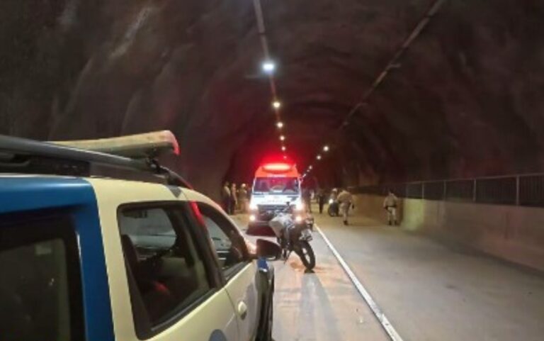 Acidente Envolve Três Policiais em Túnel de Salvador: Um é Socorrido de Helicóptero Imagem do artigo