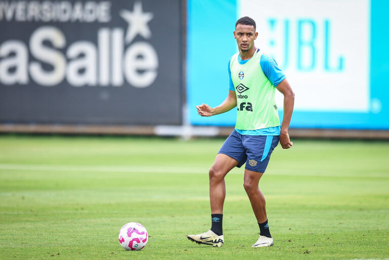 Grêmio Retorna aos Treinos com Foco no Desafio Contra o Bahia Imagem do artigo