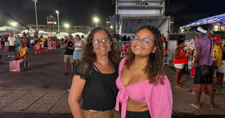 Festival Virada Salvador: Fãs se Reúnem na Arena O Canto da Cidade para Noite de Música e Emoção