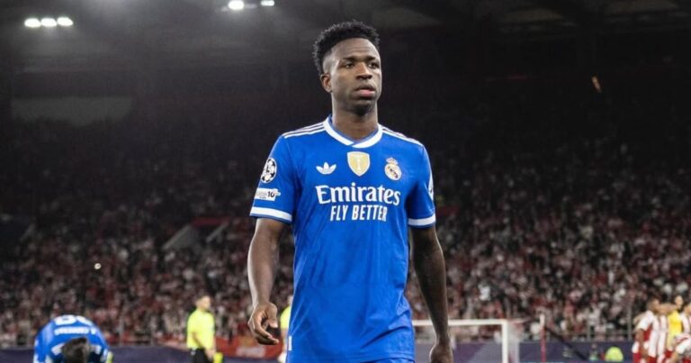 Vinicius Jr. Sob Vaias e Aplausos: Mudanças na Imagem Após Vitória do Real Madrid Vinicius Jr. Sob Vaias e Aplausos: Mudanças na Imagem Após Vitória do Real Madrid