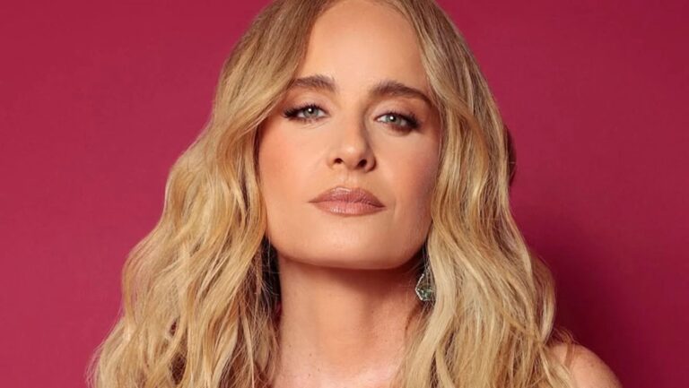 Angélica Esbanja Beleza aos 52 Anos Durante Férias na Bahia