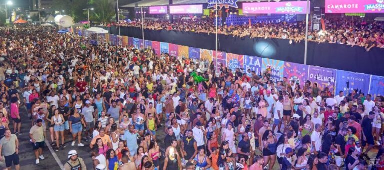 Carnaval Antecipado de Itabuna Reúne Mais de 100 Mil Pessoas em Grande Festa