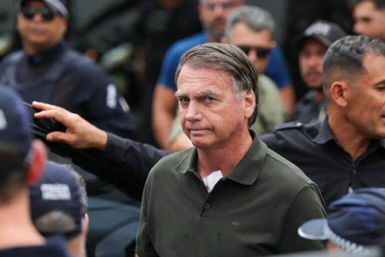 Michelle Bolsonaro Alerta sobre Saúde de Jair: Uso de Medicamentos Causa Perda de Equilíbrio