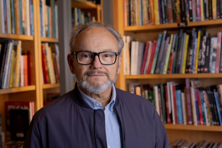 Baixa Audiência na Estreia de Ernesto Paglia no Roda Viva da TV Cultura