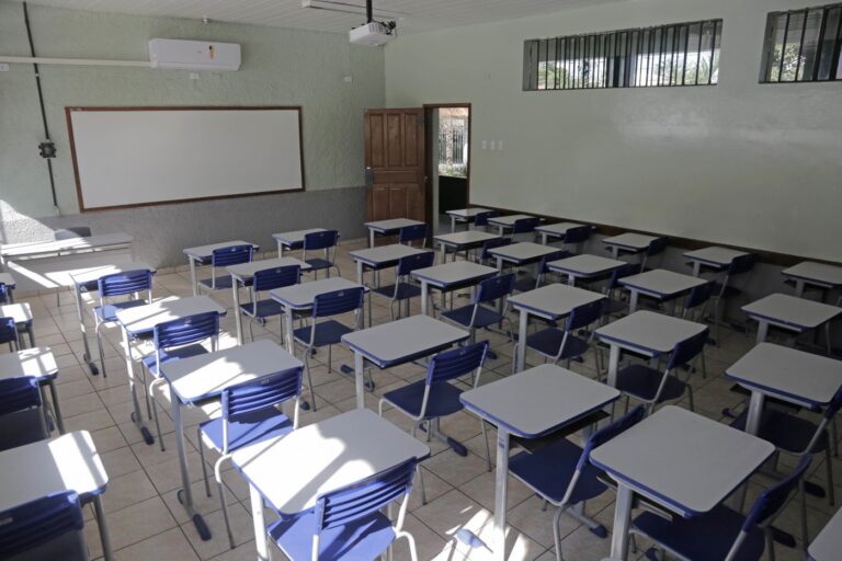 Inteligência Artificial nas Escolas: Votação do Conselho Nacional de Educação Está Marcada