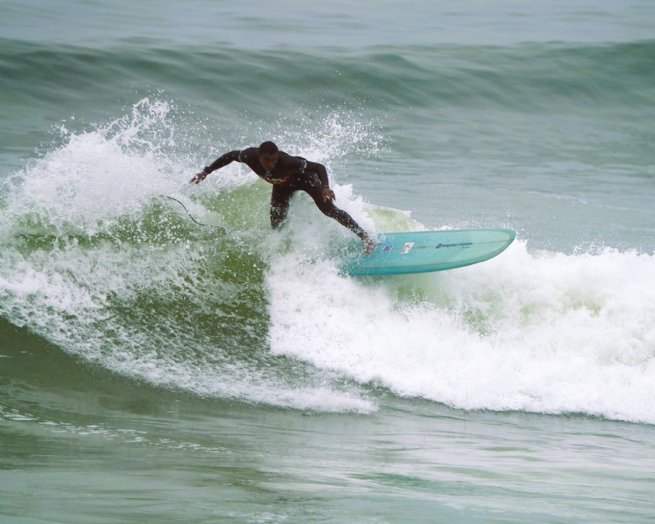 Carlos Bahia Brilha e Conquista Prata em Liga de Surfe Criada por Campeã Mundial Carlos Bahia Brilha e Conquista Prata em Liga de Surfe Criada por Campeã Mundial