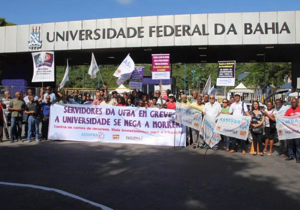 Greve dos Servidores da UFBA: Calendário de Mobilização Aprovado Greve dos Servidores da UFBA: Calendário de Mobilização Aprovado