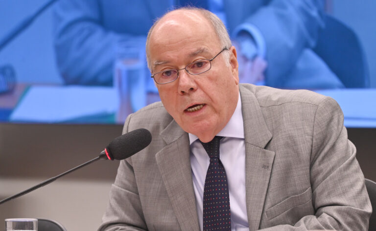 Ministro das Relações Exteriores Rebate Alegações sobre Base Militar Chinesa na Bahia