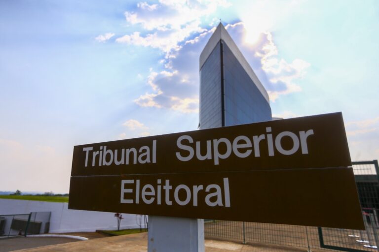 Mudanças na Regulamentação Eleitoral: Impactos da IA nas Eleições de 2026 Mudanças na Regulamentação Eleitoral: Impactos da IA nas Eleições de 2026