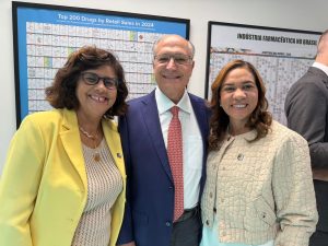 Roberta Santana Acompanha Lula e Padilha em Visita à Bionovis e Destaca Papel da Bahia na Produção de Medicamentos Oncológicos Roberta Santana Acompanha Lula e Padilha em Visita à Bionovis e Destaca Papel da Bahia na Produção d