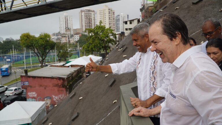 Trindade Celebra Aniversário de Salvador com Entrega de Contenção de Encosta