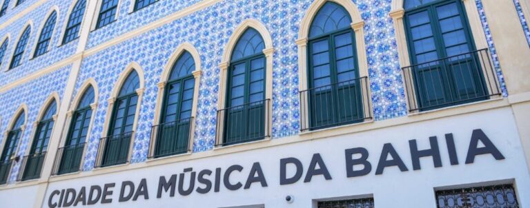 Ampliação de Espaços Culturais nas Periferias de Salvador: Uma Proposta Transformadora