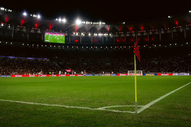 Bahia Enfrenta Problemas em Escanteios e Sofre Derrota para o Flamengo Bahia Enfrenta Problemas em Escanteios e Sofre Derrota para o Flamengo