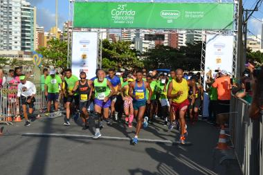 Dia do Trabalhador em Salvador: Corrida, Ginástica e Lazer no Farol da Barra Dia do Trabalhador em Salvador: Corrida, Ginástica e Lazer no Farol da Barra