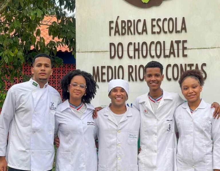 Estudantes de Ipiaú Criam Chocolate Saudável para Diabéticos: A Revolução do Mercado do Cacau Estudantes de Ipiaú Criam Chocolate Saudável para Diabéticos: A Revolução do Mercado do Cacau