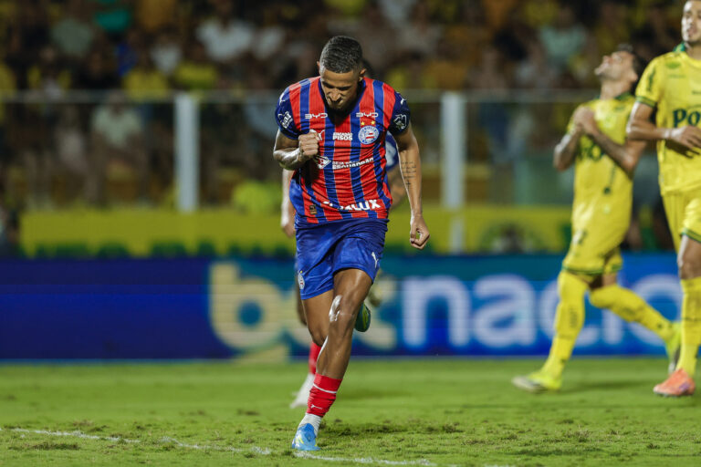 Luciano Juba Brilha no Bahia e Busca Seu Ano Mais Artilheiro