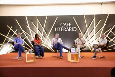 O Impacto das Feiras e Festivais Literários na Bahia: Uma Reflexão Necessária O Impacto das Feiras e Festivais Literários na Bahia: Uma Reflexão Necessária