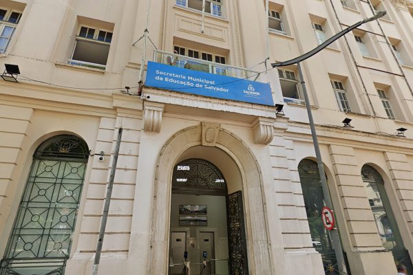 Prefeitura de Salvador Retoma Programa ‘Pé na Escola’ com Promessa de Melhorias no Sistema Prefeitura de Salvador Retoma Programa 'Pé na Escola' com Promessa de Melhorias no Sistema