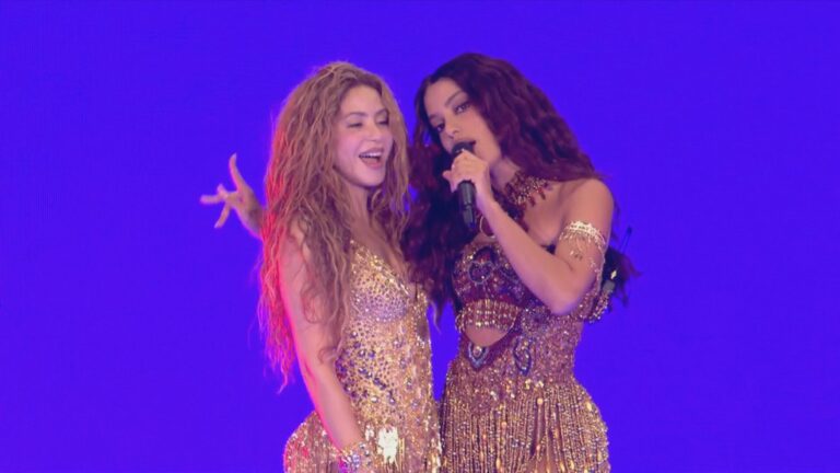 Anitta e Shakira fazem história em Copacabana com 'Choka Choka'