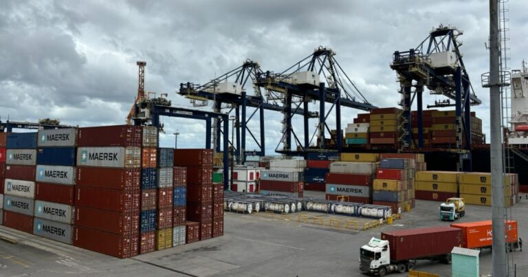 Exportações da Bahia Caem 13,5% em Abril Devido a Sazonalidade e Paradas na Indústria