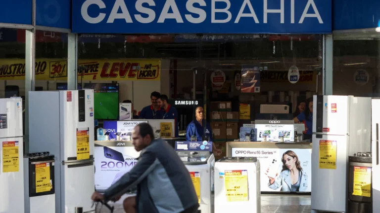 Sindicato Pressiona Casas Bahia por Pagamento Imediato das Verbas Rescisórias