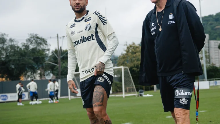 Neymar é relacionado, mas pode ficar fora do clássico contra Palmeiras pelo Santos