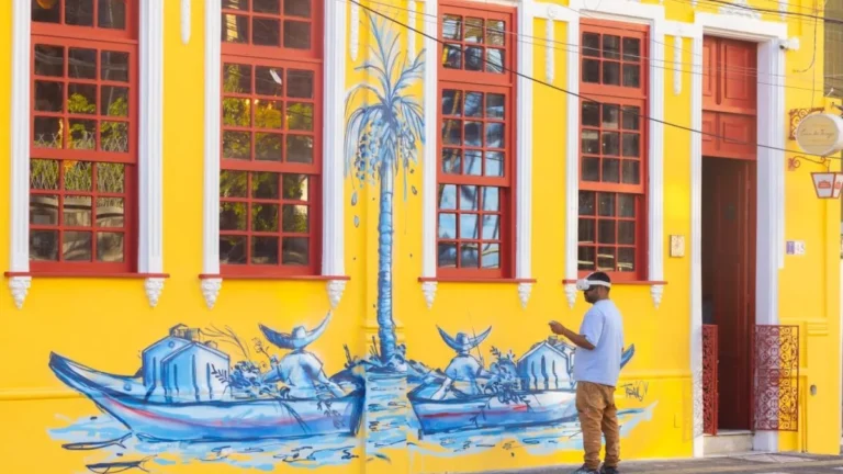 TarcioV revela memórias de Salvador em exposição de pinturas e aquarelas