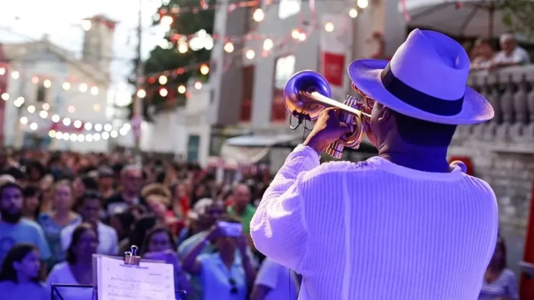 Festival da Primavera em Salvador: Música, Cultura e Esporte em uma Programação Completa Festival da Primavera em Salvador: Música, Cultura e Esporte em uma Programação Completa