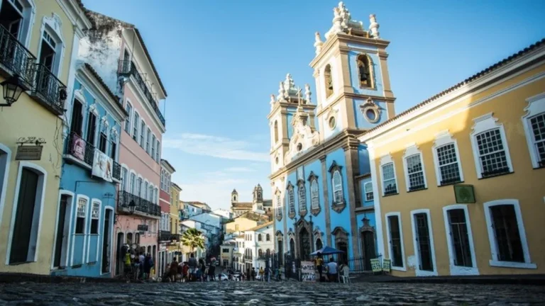Explore Salvador: História, Cultura e Gastronomia que Encantam