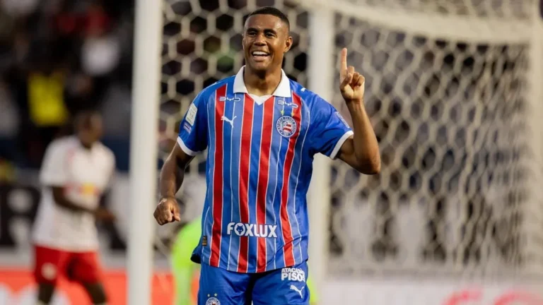 Bahia mantém invencibilidade pós-Copa e vira para cima do Red Bull Bragantino no Brasileirão