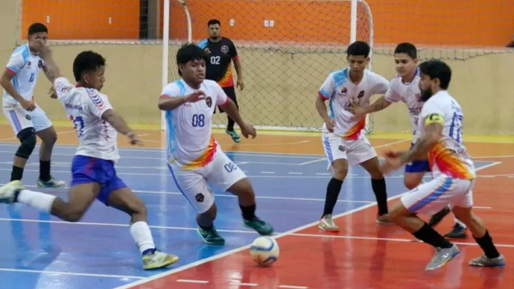 Futsal Agita Noite de Jogos Decisivos em Parintins com Vitórias e Classificações