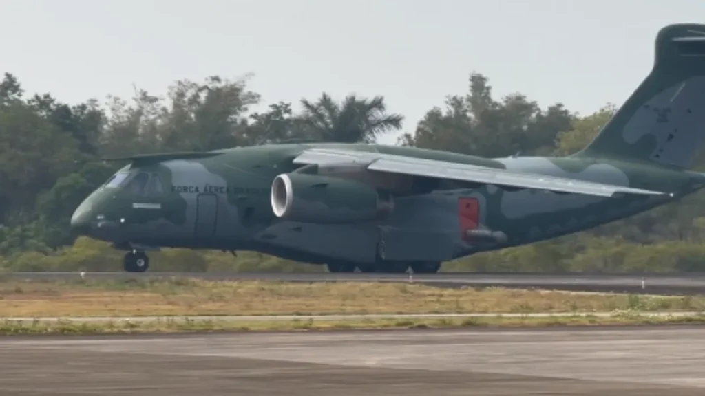 FAB intensifica combate a incêndios no Amazonas com tecnologia aérea avançada FAB intensifica combate a incêndios no Amazonas com tecnologia aérea avançada