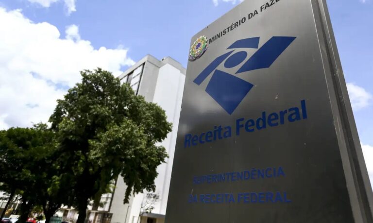 Arrecadação Federal Alcança Recorde de R$ 226,75 Bilhões em Novembro de 2025