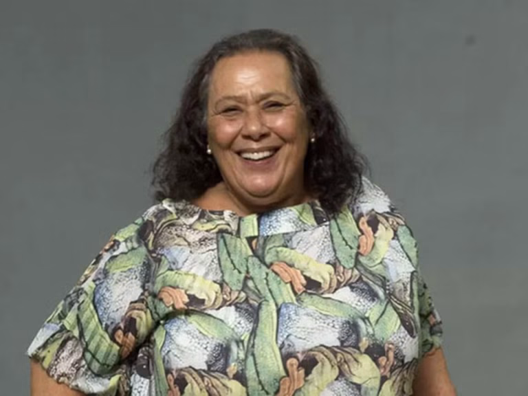 Morre Teuda Bara, ícone do teatro brasileiro e fundadora do Grupo Galpão