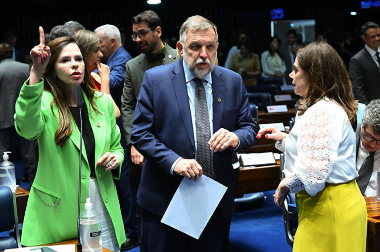 Inclusão de Professores da Educação Infantil na Carreira do Magistério: Projeto Aprovado pelo Senado Imagem do artigo