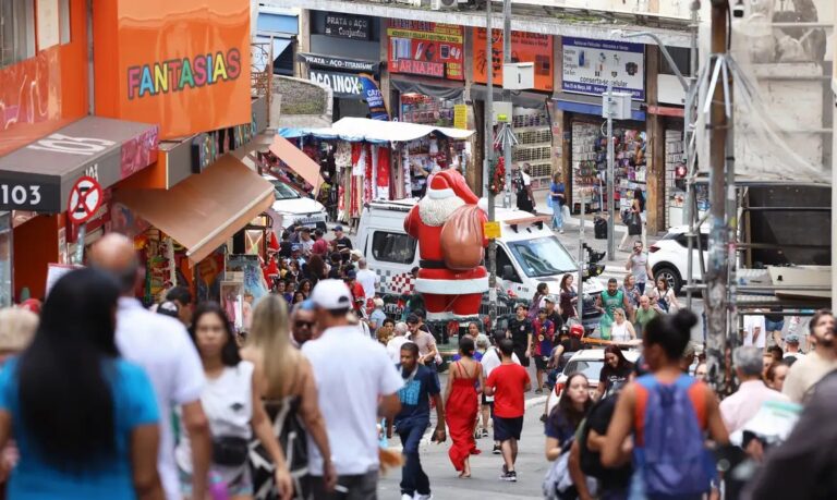 Salário Mínimo em 2026: Novo Valor de R$ 1.621 Promete Impactar a Economia