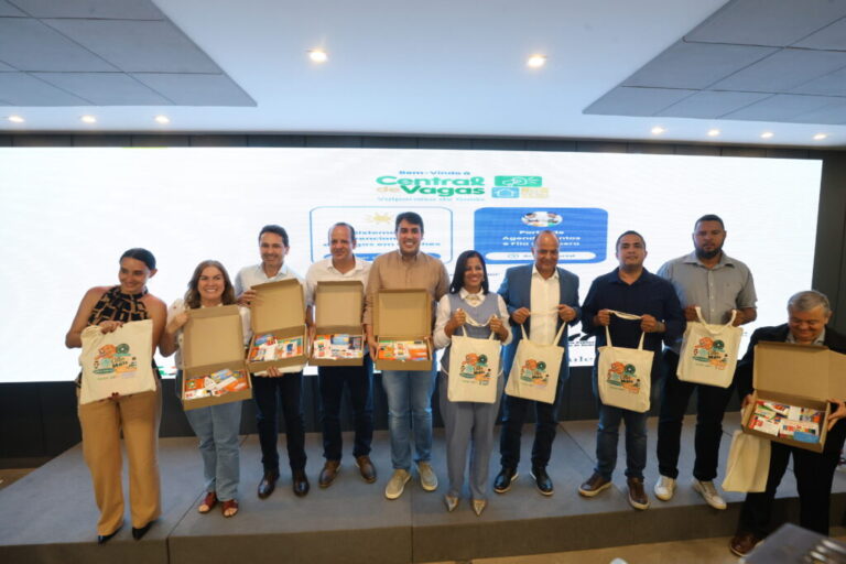Entrega de Materiais do Programa AlfaMais Mobiliza Prefeitos de 114 Municípios Goianos