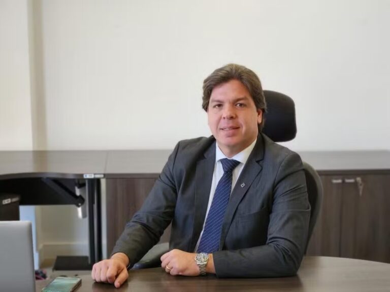 Entrevista Exclusiva com o Ministro Frederico Siqueira no Ponto de Encontro Entrevista Exclusiva com o Ministro Frederico Siqueira no Ponto de Encontro