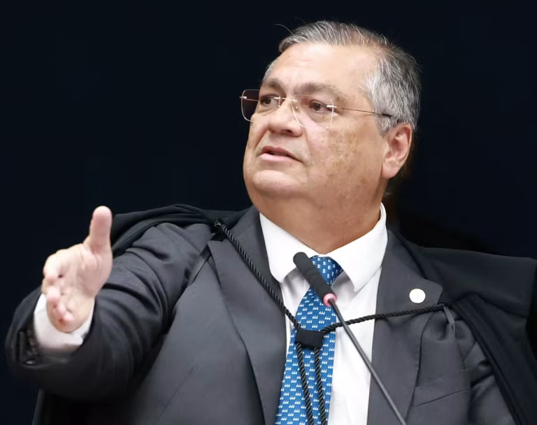 Flávio Dino Defende Decisões Monocráticas e Responde a Críticas