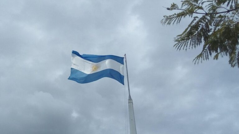 FMI Projeta Crescimento de 4,5% para Economia da Argentina em 2026
