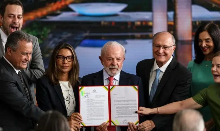 Lula Veta Projeto de Lei da Dosimetria: Implicações para a Justiça Brasileira Lula Veta Projeto de Lei da Dosimetria: Implicações para a Justiça Brasileira