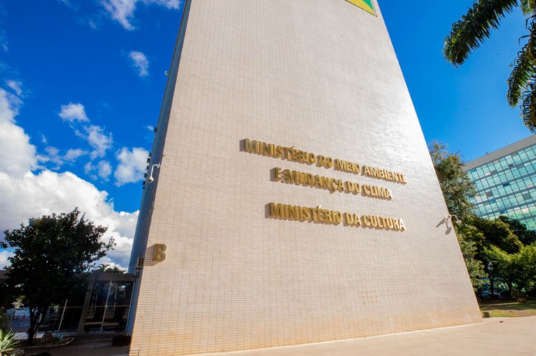 MinC Recebe Novos Servidores: Um Passo para o Futuro Cultural do Brasil MinC Recebe Novos Servidores: Um Passo para o Futuro Cultural do Brasil