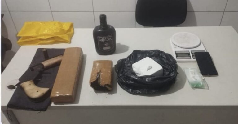 PM Desarticula Tráfico em Caruaru: Apreensão de Drogas e Arma de Fogo PM Desarticula Tráfico em Caruaru: Apreensão de Drogas e Arma de Fogo