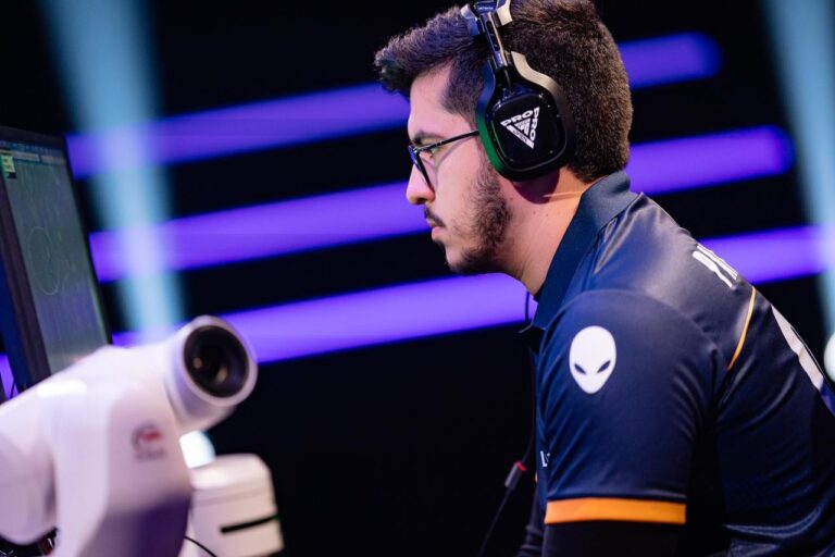 Caruaruense é Campeão Sul-Americano de EA FC 26 e Garantia na Copa do Mundo Caruaruense é Campeão Sul-Americano de EA FC 26 e Garantia na Copa do Mundo