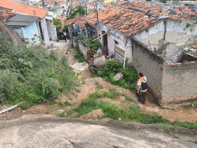 Mais de 1.400 Caruaruenses Sob Ameaça: Áreas de Risco em Destaque Mais de 1.400 Caruaruenses Sob Ameaça: Áreas de Risco em Destaque