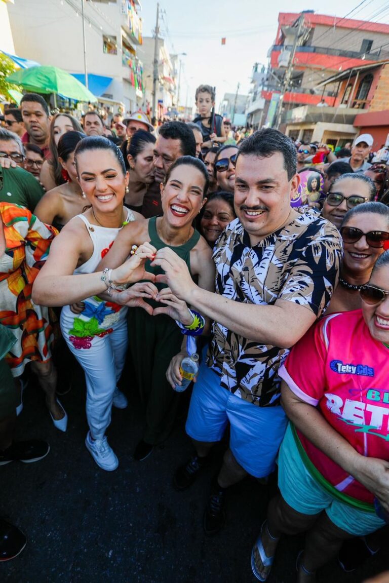 Raquel Lyra Valoriza a Cultura Pernambucana no Desfile das Virgens em Surubim Raquel Lyra Valoriza a Cultura Pernambucana no Desfile das Virgens em Surubim