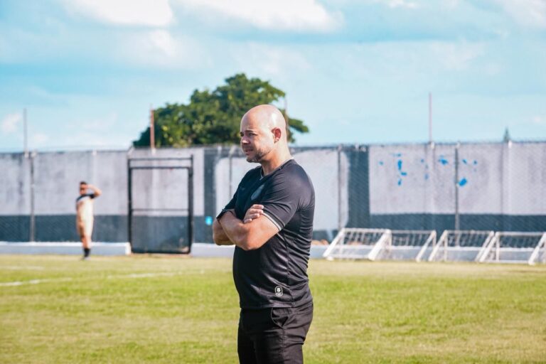 Adriano Souza Comenta Sobre a Evolução do Treze após Encontro com o Central de Caruaru Adriano Souza Comenta Sobre a Evolução do Treze após Encontro com o Central de Caruaru
