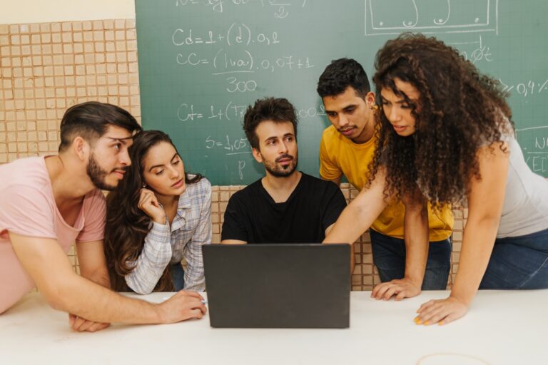 Congresso sobre Educação no Agreste: Avanços e Desafios em Debate Congresso sobre Educação no Agreste: Avanços e Desafios em Debate